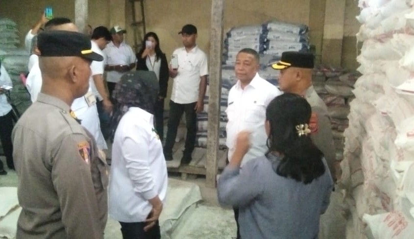 Jelang Nataru 2025-2026: Stok Bapok di Kota Ambon Dipastikan Aman 1 IMG 20251217 WA00492
