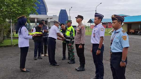 Jelang Arus Mudik NATARU, Bandara DEO Sorong Buka Pos Pelayanan Terpadu 1 IMG 20251218 WA0005