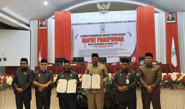 DPRP - Eksekutif Sepakati KUA/PPAS Rancangan APBD Papua Barat 2026 1 IMG 20251212 164142