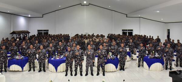 Wakasal Tiba di Sorong, Fokus Perkuat Kesiapan Operasional dan Soliditas Satuan TNI AL 2 IMG 20251219 044032