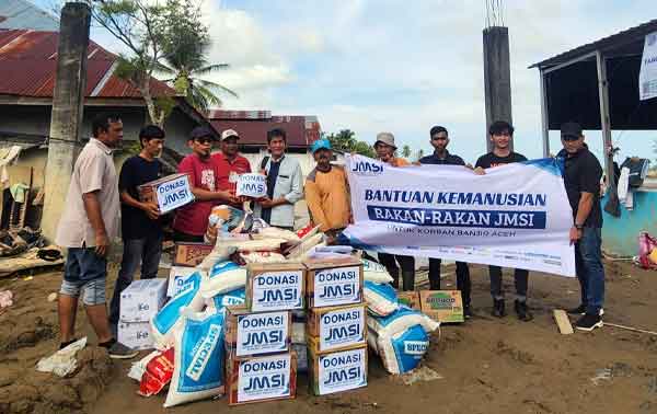 JMSI Bantu Korabn Benanjir Bandang Aceh