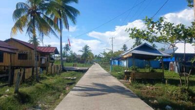 PUPR Mimika Rampungkan Jalan Lingkungan di Kokonao, Begini Respon Warga