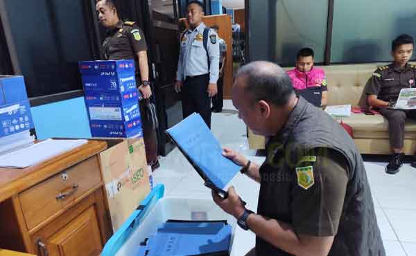 Tepat di Momen HAKORDIA 2025: Kejati PB Geledah Ruang Keuangan Dishub Provinsi 2 Kejati PB Geledah Kantor Dishub PB2