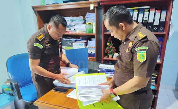 Tepat di Momen HAKORDIA 2025: Kejati PB Geledah Ruang Keuangan Dishub Provinsi 3 Kejati PB Geledah Kantor Dishub PB3