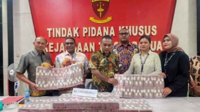 Kejati Papua Uang Korupsi Yunus Wonda 15 M