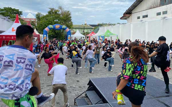 Komunitas ZIN Maluku Sukses Gelar Zumba Marathon Akhir Tahun 1 Komunitas ZIN Maluku Sukses Gelar Zumba Marathon Akhir Tahun