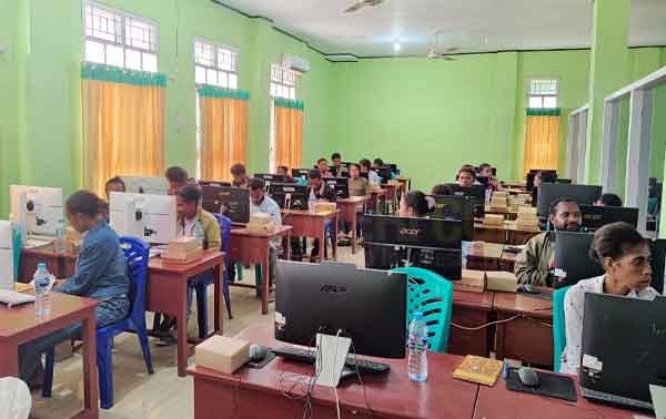 Inisiasi Pelatihan Dasar Komputer Bagi 40 Anak OAP di Panti Asuhan, Ini Pesan LMA PBD ke Pemda 3 LMA PBD Pelatihan Dasar Komputer OAP3