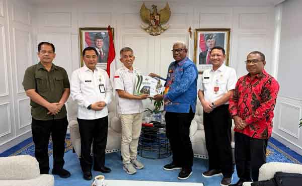 Raih Penghargaan IHAI 2025, Bupati Rettob Apresiasi Seluruh Masyarakat Mimika 1 Mimika Raih IAHI 2025