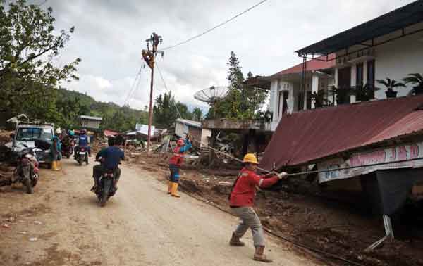 Sistem Kelistrikan Sumbar Pulih 100% Pascabencana, Agam Kembali Menyala 2 PLN Listrik Agam Kembali Menyala2
