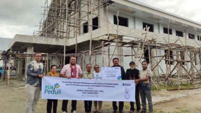 Sentuhan Kasih Natal, Giliran Perokris PLN Berbagi Kasih ke 6 Gereja di Tanah Papua
