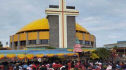 PLN Sukses Hadirkan Listrik Andal di Tanah Papua, Ibadah Natal Berlangsung Khidmat 7 PLN Sukses Hadirkan Listrik Andal Ibadah Natal di Tnh Pap