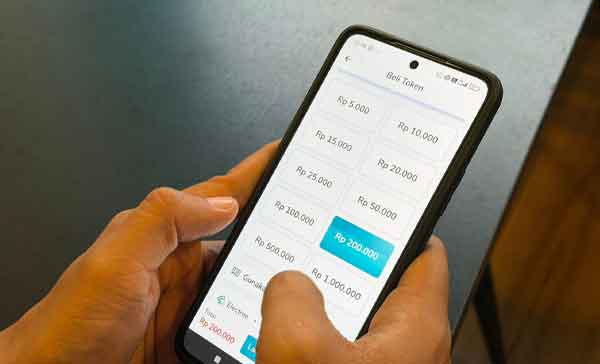 Transformasi Digital di Tanah Papua: PLN Mobile Catat Rekor Tertinggi Transaksi Sepanjang 2025 2 PLN Transaksi PLN Mobile Sepanjang 2025 2