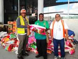 Jelang Natal, Pemkab Mimika Drop Bantuan bagi Pengungsi di Distrik Jila