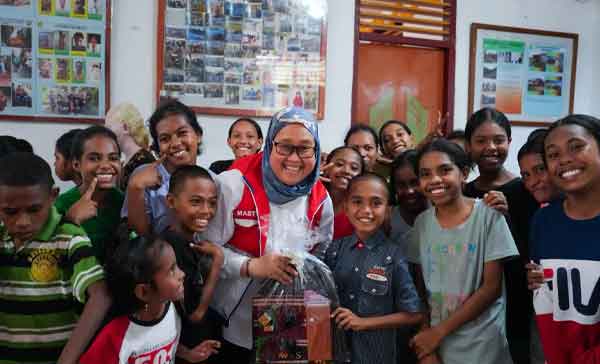 Pertamina Papua Maluku Berbagi Kebahagiaan bersama 375 Anak Yatim di HUT 68 Tahun 2 Pertamina berbagii dg anak Yaitm