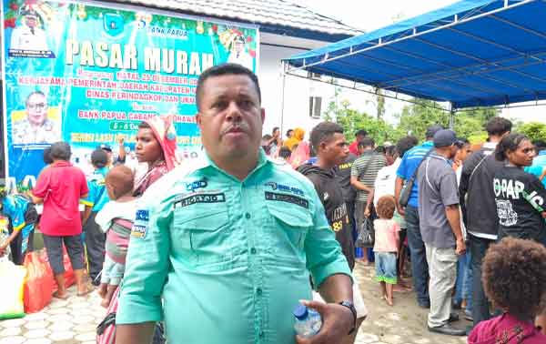 Pemkab Mamberamo Raya Gandeng Bank Papua Gelar Pasar Murah Sambut Nataru 2 Richy Yosep Rumaikew Bank Papua Kasonaweja