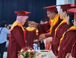 Sekolah Lansia BKL Ceria Wainitu Luluskan 34 Siswa Angkatan I, Wali Kota Tegaskan Ini