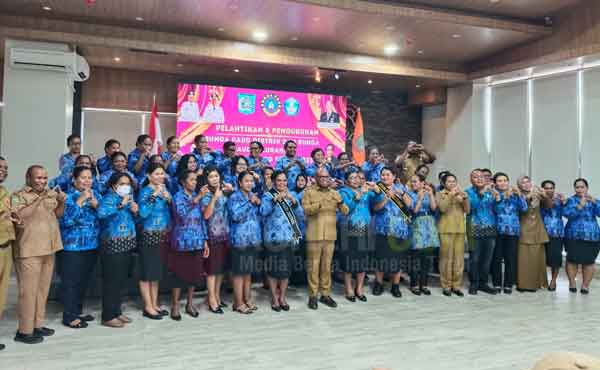 Kukuhkan Bunda PAUD Distrik dan Kelurahan se-Kota Sorong, Lobat Tekankan Ini 3 Walkot Sorong Bunda PAUD 3