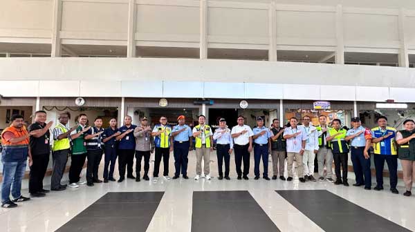 Posko Nataru 2025-2026 Bandara Pattimura Ambon Resmi Ditutup, GM Johan Apresiasi 2 Bandara PTM Ambon Tutup Posko Nataru 2025 2026 2