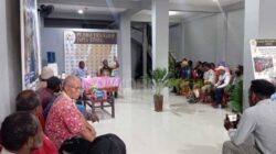 Datangi Honai Tsingwarop, Bupati Mimika Jelaskan Persoalan Saham 10 Persen 14 Bupati JR Datangi Honai Tsingwarop