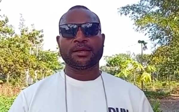 Eli Dolame Tokoh Intelektual Amungme