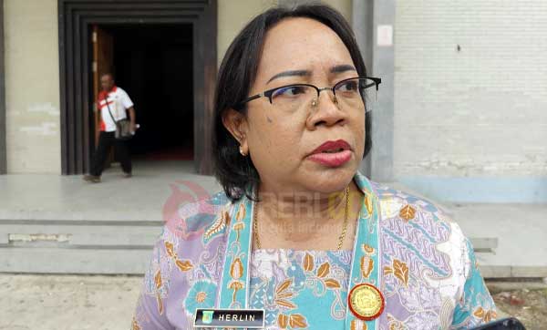 Herlin Sasabone Kepala BPBD Kota Sorong
