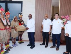 Ini Target Gubernur Papua Tengah: Hadirkan Pendidikan Gratis SMA di 2026