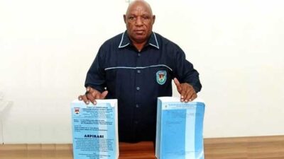Forum Deklarator Sorong Raya Tegaskan Berikan Dukungan ke Pemerintahan Papua Barat Daya sebagai Tanggung Jawab Sejarah 22 Bernard Jitmau-Asmuruf, SH.,M.Si Ketua Forum Deklarator Sorong Raya Papua Barat Daya