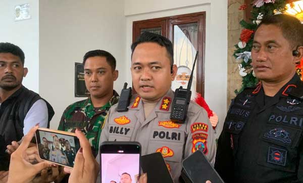 Dua Kubu Berdamai: Aparat Gabungan Kawal Hingga Ritual Adat Perdamaian Selesai 1 Kapolres Mimika Aparat Gabungan