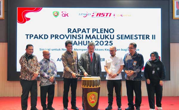 OJK Terus Dorong Perluasan Akses Keuangan Masyarakat di Maluku 1 OJK Maluku Pemprov Mal koordinasi TPAKD