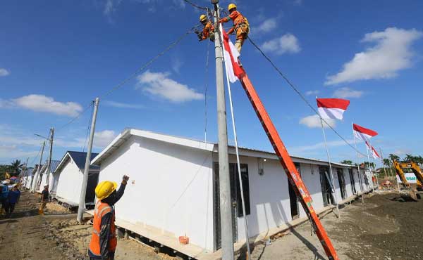 Danantara Sinergikan BUMN Bangun Huntara di Aceh Tamiang, PLN Sambung Listrik 5 PLN Danantara Bangun Huntara di Aceh Tamiang5