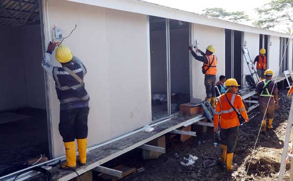 Danantara Sinergikan BUMN Bangun Huntara di Aceh Tamiang, PLN Sambung Listrik 6 PLN Danantara Bangun Huntara di Aceh Tamiang6