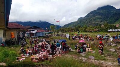 Pemkab Mimika Bantu 32 Ton Bama ke Distrik Jila