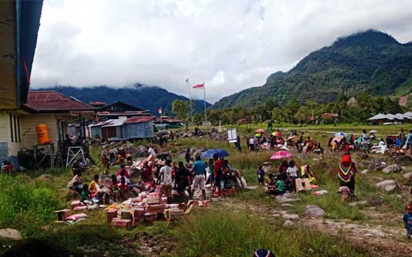 Pemkab Mimika Bantu 32 Ton Bama ke Distrik Jila