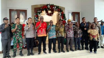 Pemkab Puncak-Mimika Fasilitasi: Dua Kubu Sepakat Damai, Lanjut Ritual Patah Panah
