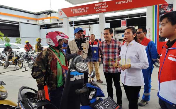 Sidak SPBU dan Agen, Cheroline Makalew Pastikan Stok BBM-Gas Aman di Bulan Ramadhan 2 Cheroline Makalew Sidak SPBU dan Agen2