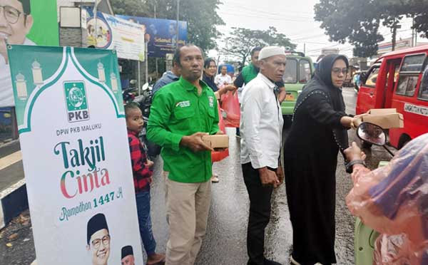 DPW PKB Maluku Berbagi Takjil