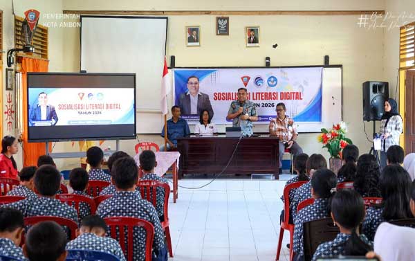 Diskominfo Sos Literasi Digital di SMP 6 Ambpn