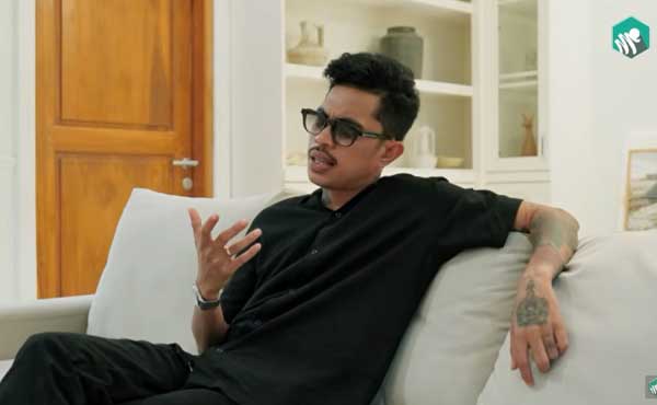 Beta Hanya Tampa Singgah: Luka Lelaki dalam Lagu Terbaru Fresly Nikijuluw 1 Fresly Nikijuluw
