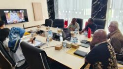 Gubernur Meki Pimpin Rapat Darurat Sikapi Konflik Kapiraya, Bentuk Tim Penegasan Hak Ulayat 10 Gubernur Meki zoom meeting dgn Pemkab MIMIKA dan Deiyai