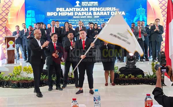 Ketua DPP Lantik Pengurus BPD HIPMI PBD, Dorong Investasi-Hilirisasi Potensi Lokal 1 Ketua Umum Dewan Pengurus Pusat (DPP) Himpunan Pengusaha (HIPMI), Akbar Himawan Buchori, secara resmi melantik Rob Rafael Kardinal bersama jajaran Badan Pengurus Daerah (BPD) HIPMI Papua Barat Daya /Foto : Suzan
