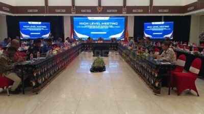 Di HLM TPID-TP2DD PBD : Wagub Nausrau Tekankan Sejumlah Hal Penting 22 High Level Meeting Tim pengendalian inflasi daerah (TPID) dan Tim Percepatan dan Perluasan Digitalisasi Daerah (TP2DD) Pemerintah Provinsi Papua Barat Daya/Foto: Suzan