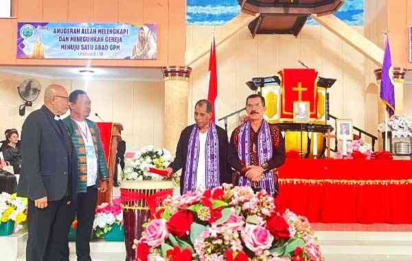 Staf Ahli Pemkot Ambon Hadiri Persidangan ke 40 Jemaat GPM Hative Besar 1 IMG 20260208 WA0029