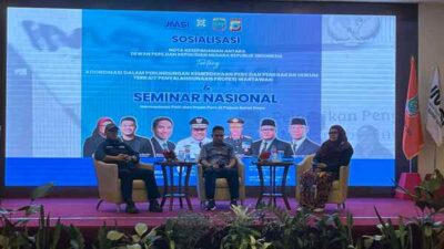 Dewan Pers Tegaskan Kemitraan Dengan Polri Jamin Kemerdekaan Jurnalis 39 Sosialisasi MoU Dewan Pers dan Kapolri dan seminar nasional dengan tema Harmonisasi Polri dan Insan Pers Papua Barat Daya yang diselenggarakan Pengda JMSI Papua Barat Daya di Ballroom Hotel Rylich Panorama Kota Sorong, Jumat (13/2/2025)/Foto: Ist