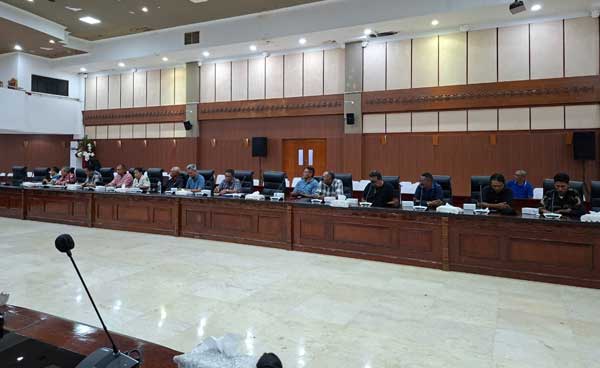 Komisi II DPRD Maluku Izin Tambang