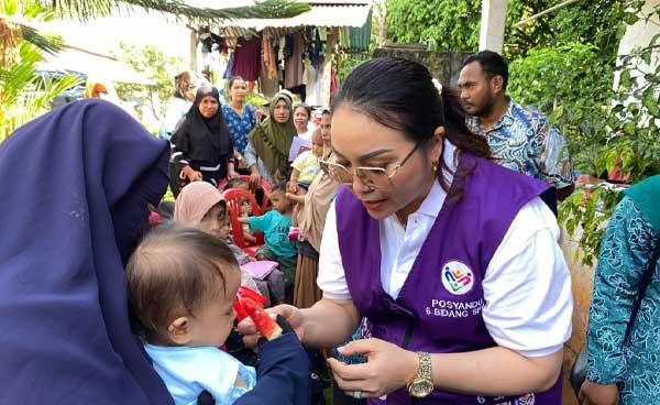 Kunjungi 2 Posyandu di Kecamatan Teluk Ambon, PKK Sosialisas Penerapan 6 SPM 2 Lisa Wattimena 2 Posyandu di Kec Teluk Ambon2