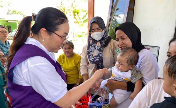 Kunjungi 2 Posyandu di Kecamatan Teluk Ambon, PKK Sosialisas Penerapan 6 SPM 3 Lisa Wattimena 2 Posyandu di Kec Teluk Ambon3