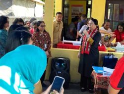 Kunjungi Posyandu Cempaka di Passo, Lisa Wattimena Tinjau Penerapan 6 SPM
