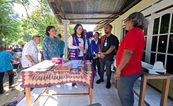 Kunjungi 2 Posyandu di Kecamatan Nusaniwe, Lisa Wattimena Ingatkan Ini 1 Lisa Wattimena Kunker 2 Posyandu Nusaniwe