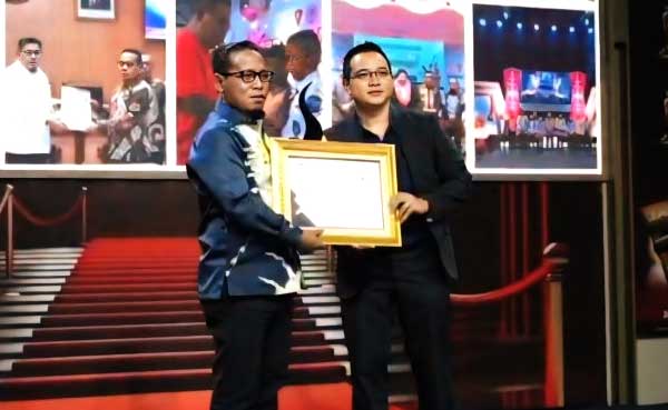 Mourits Tamaela 2 Penghargaan Seven Media