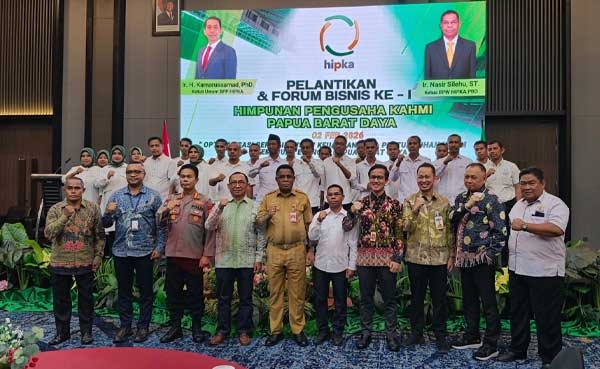 Sekda Yakob Kareth Foto Bersama Ketua dan Anggota HIPKA PBD /Foto: Suzan